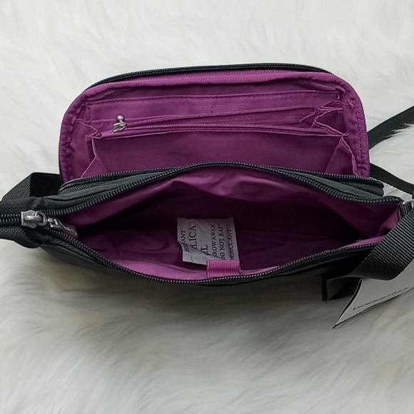 Baggallini’s Everyday Crossbody Bagg - Picture 7 of 10